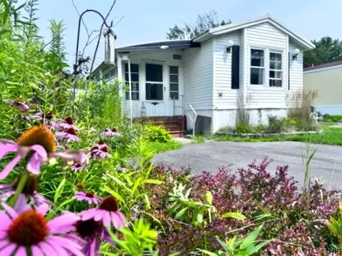 38 Pine Cir, Paris, NY 13456