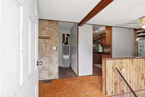 Entry Way - 18 Beech Dr, Scriba, NY 13126 photo 4 of 5