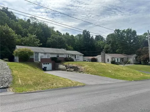 38 Forest Rd, New Hartford, NY 13413
