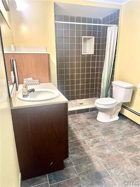 Bath - 104 E Smith St, Herkimer, NY 13350 photo 5 of 7