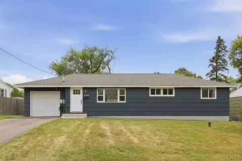104 Midwood Dr, Salina, NY 13088