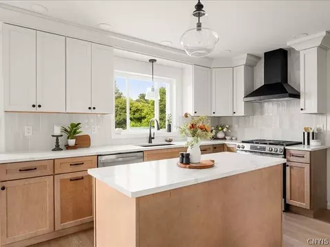 Kitchen - 1391 Middle Rd, Oneida, NY 13421 photo 2 of 6