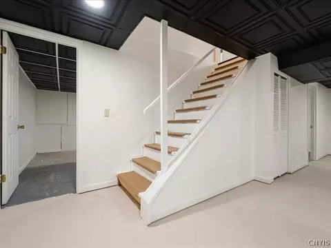 Entry Way - 1391 Middle Rd, Oneida, NY 13421 photo 8 of 8