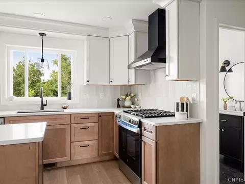 Kitchen - 1391 Middle Rd, Oneida, NY 13421 photo 4 of 6