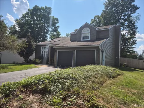 6244 Henryk Woods Rd, Cicero, NY 13039