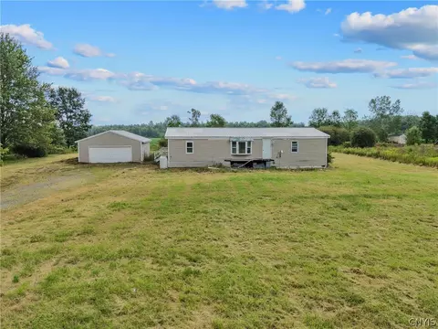 1068 County Route 10, Schroeppel, NY 13132