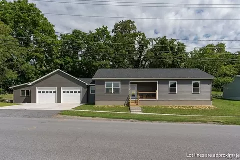 218 Lakeview Dr, Dexter, NY 13634