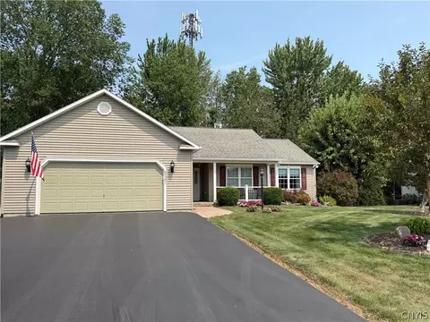 8347 Eva Cir, Cicero, NY 13039