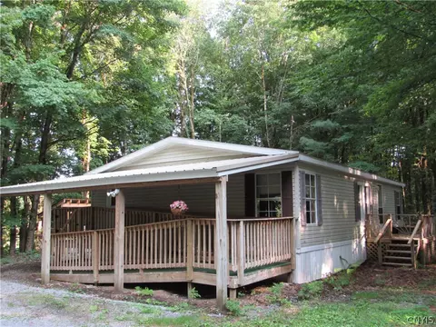 7588 Quaker Hill Rd, Western, NY 13303