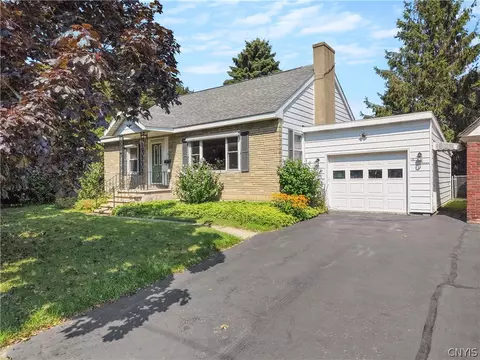 77 W 7th St, Oswego, NY 13126