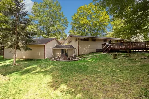 Exterior - 5006 Woodside Rd, Fayetteville, NY 13066 photo 3 of 8