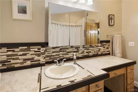 Bath - 5006 Woodside Rd, Fayetteville, NY 13066 photo 2 of 4