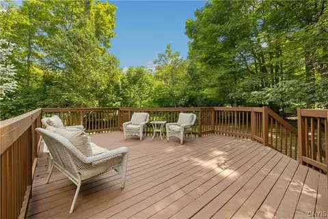 Exterior - 5006 Woodside Rd, Fayetteville, NY 13066 photo 5 of 8