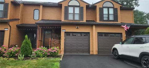 6135 Bethlehem Ln, Cicero, NY 13039