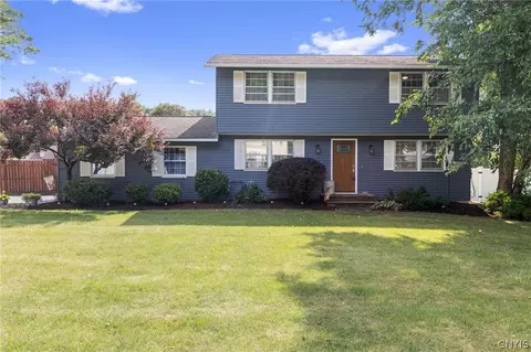 206 Merriwether Dr, Syracuse, NY 13219