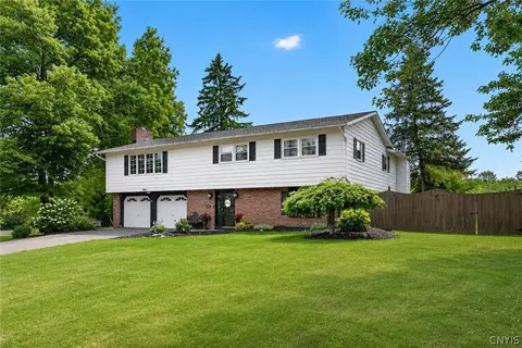 3962 Split Rock Rd, Onondaga, NY 13031
