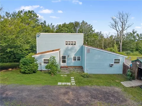 48 Edwards Cir, Oswego, NY 13126