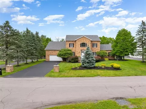 104 Stonebridge Ct, New Hartford, NY 13413