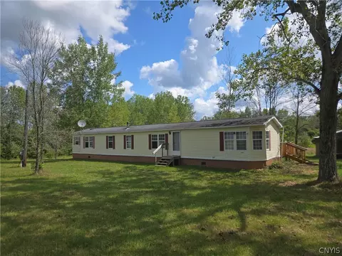 12114 Duck Lake Rd, Victory, NY 13143