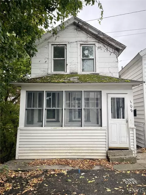 108 Green Street Pl, Syracuse, NY 13203