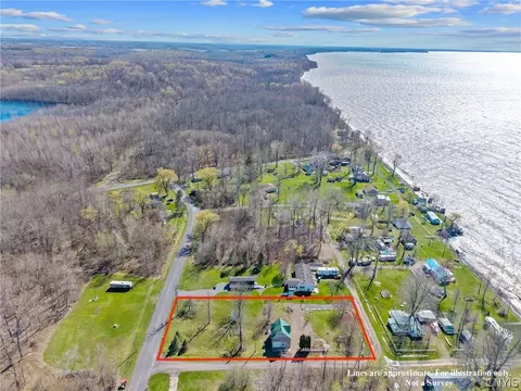 16162 Sunset Dr, Sterling, NY 13156