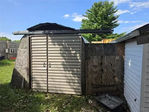 Exterior - 8435 Shepherd Rd, Brutus, NY 13166 photo 6 of 8