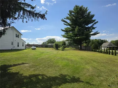 Exterior - 8435 Shepherd Rd, Brutus, NY 13166 photo 4 of 8