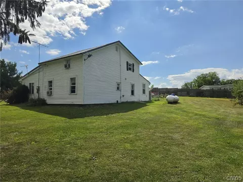 Exterior - 8435 Shepherd Rd, Brutus, NY 13166 photo 3 of 8