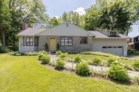 7660 Somerset Ln, Manlius, NY 13104