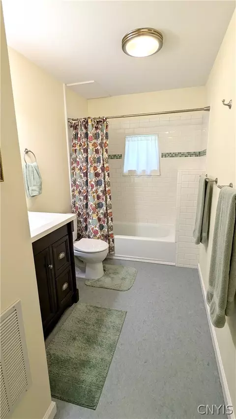 Bath - 232 Burt Rd, Herkimer, NY 13350 photo 1 of 3