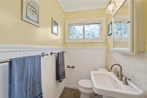 Bath - 46 Wexford Rd, Syracuse, NY 13214 photo 1 of 2