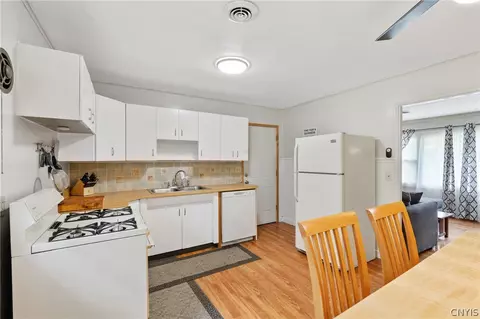 Kitchen - 46 Wexford Rd, Syracuse, NY 13214 photo 1 of 4