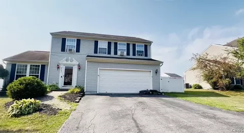 5494 Ravensthorpe, Clay, NY 13041