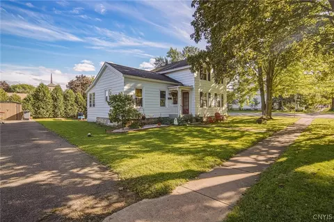 200 Tamarack St, Salina, NY 13088