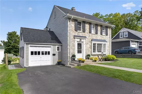 77 Hartford Terrace Ter, New Hartford, NY 13413