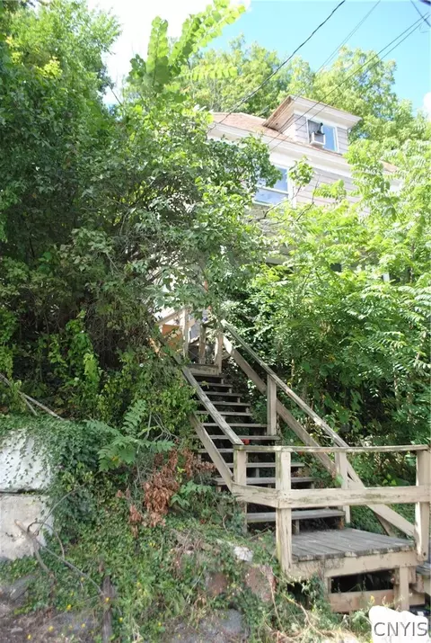 306 Caroline Ave #&  18, Geddes, NY 13209