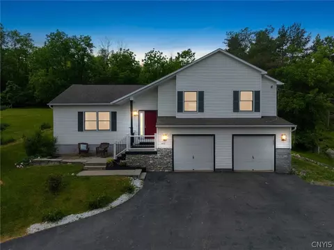 4615 Broad Rd, Onondaga, NY 13215