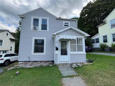 27 Elderkin Ave, Camillus, NY 13031