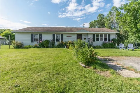 39 Saint Lawrence Ave, Alexandria, NY 13607