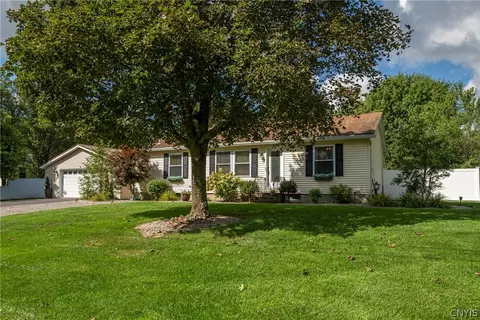 5 Concord Blvd, Clinton, NY 13323