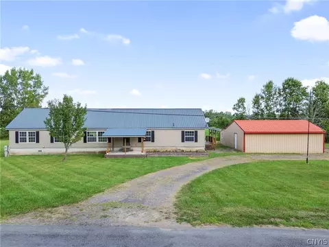 42 Ritchie Rd, Granby, NY 13069