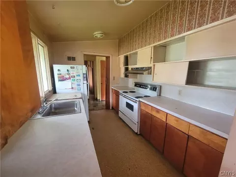 Kitchen - 7670 River Rd, Lysander, NY 13027 photo 1 of 2