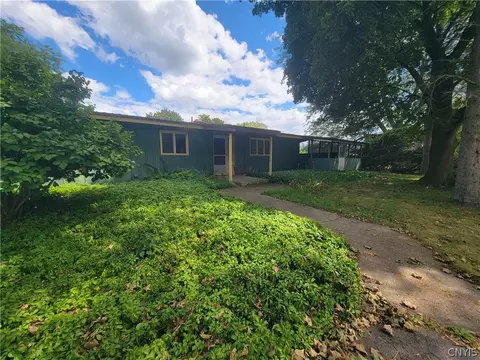 Exterior - 7670 River Rd, Lysander, NY 13027 photo 2 of 8