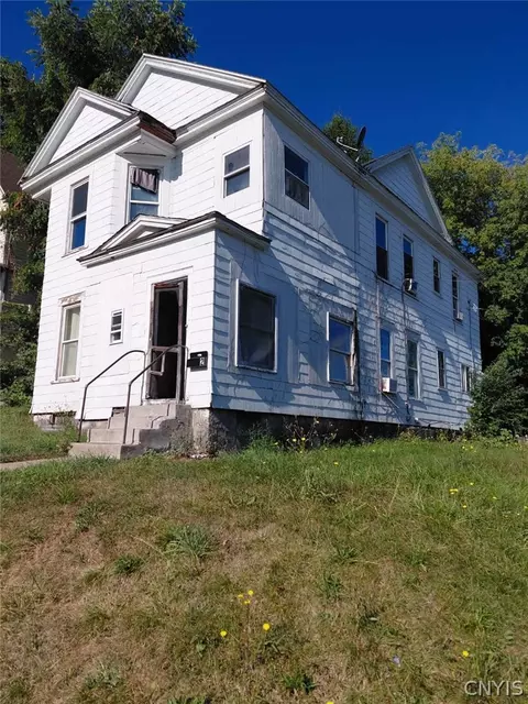 100 Summit Ave, Geddes, NY 13209