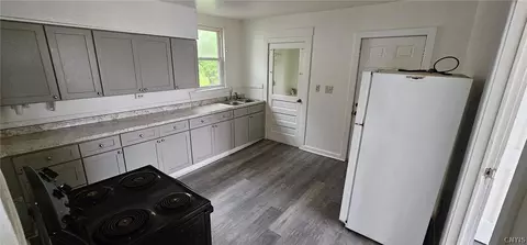 Entry Way - 100 Summit Ave, Geddes, NY 13209 photo 1 of 1