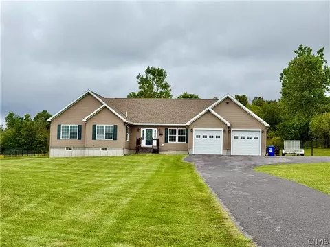 9435 Sessions Rd, New Hartford, NY 13413