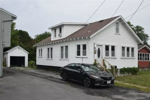 337 Roxford Rd N, Salina, NY 13208