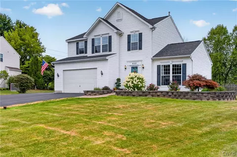 6153 Ketch Dr, Cicero, NY 13039