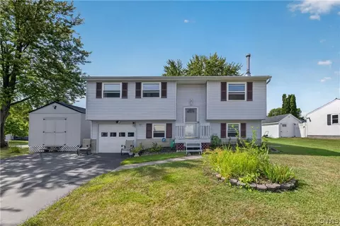 5325 Fortuna Pkwy, Clay, NY 13041