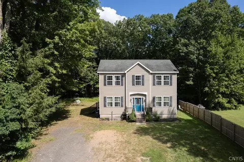 90 Marsden Rd, Bernhards Bay, NY 13028